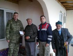 Jandarma şehit ailelerini ziyaret etti 